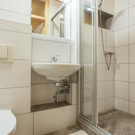 Gaestehaus Aquilin Aparthotel 3*